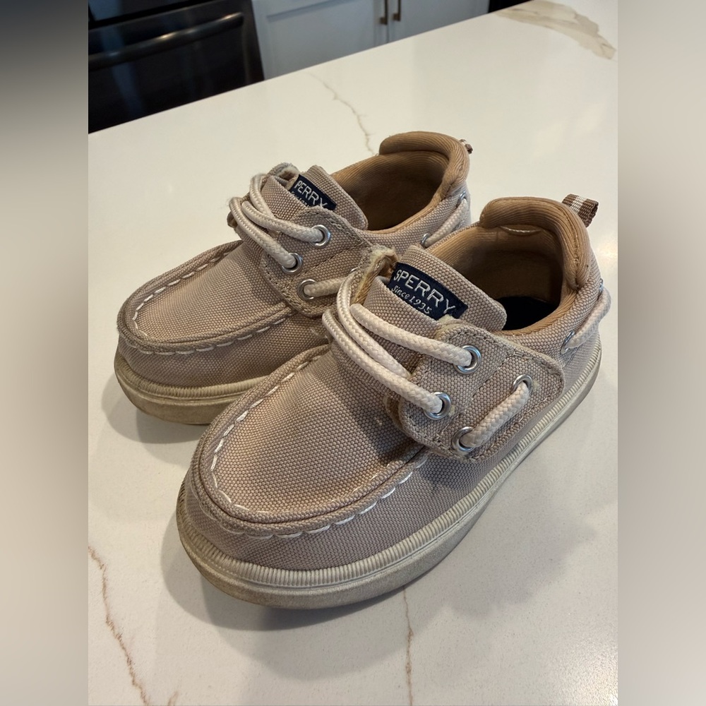 Sperry Kids Canvas Boat Shoe in Taupe